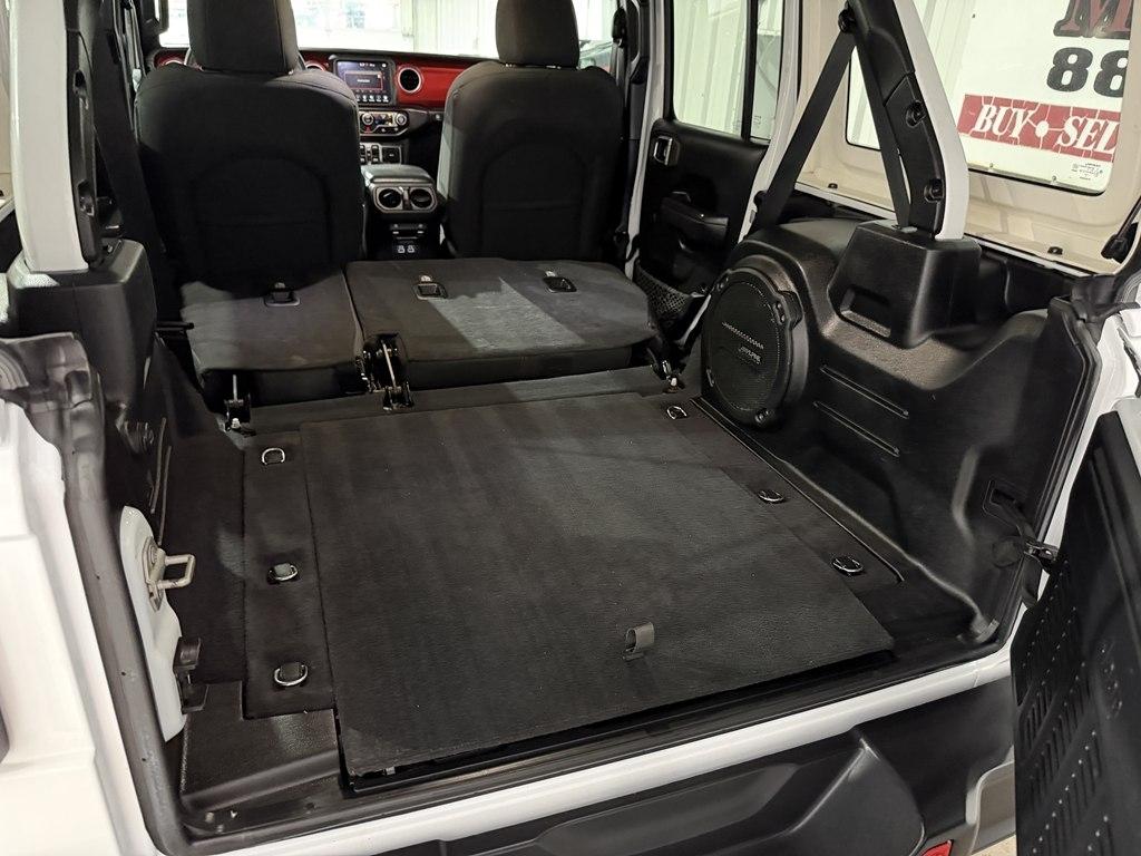 Jeep Wrangler photo 6
