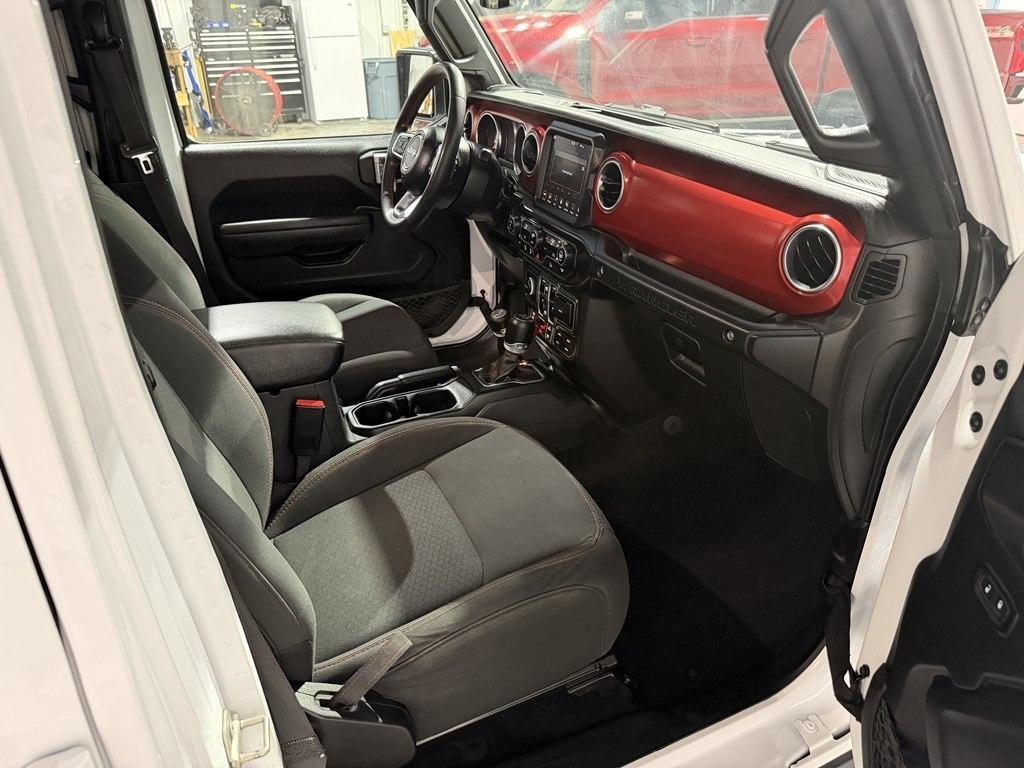 Jeep Wrangler photo 10