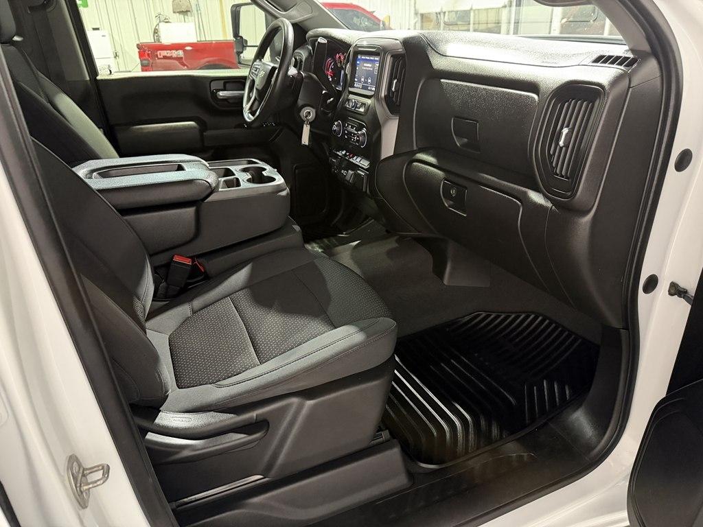 Chevrolet Silverado photo 8