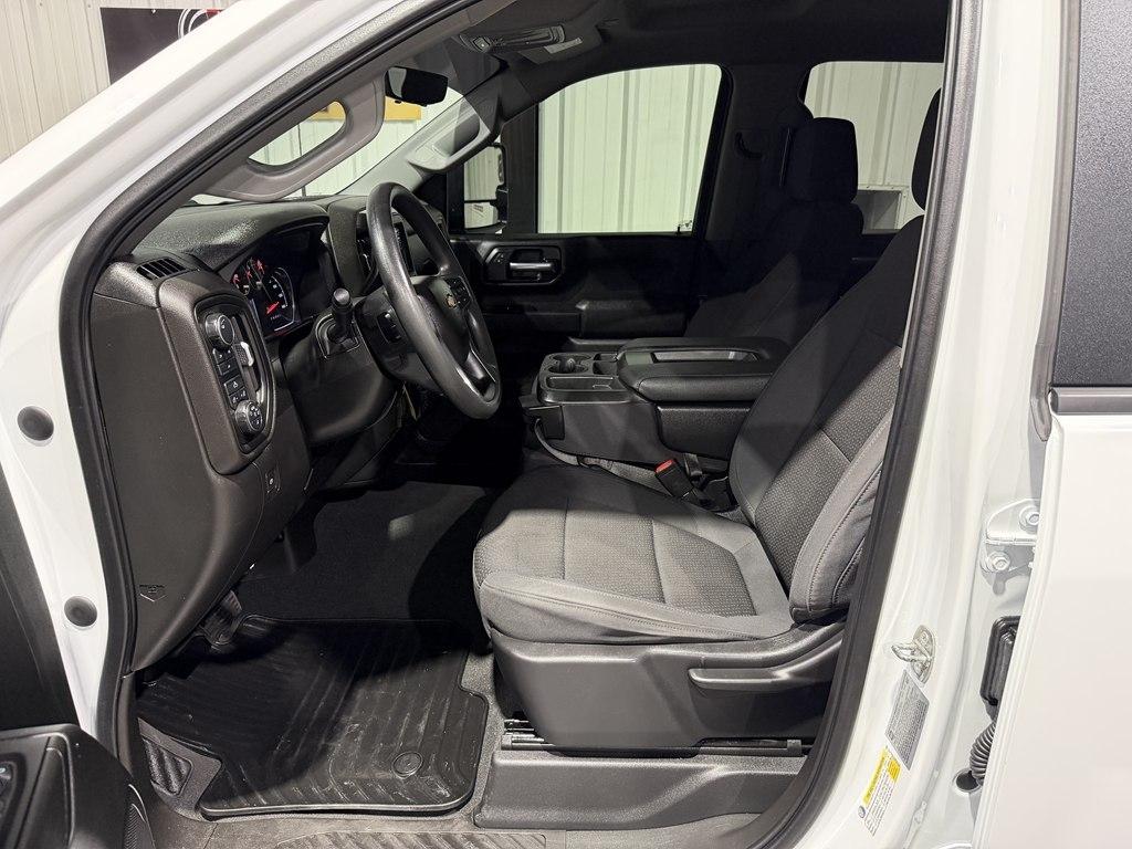 Chevrolet Silverado photo 11