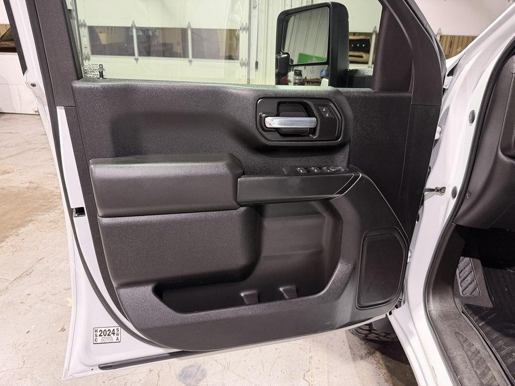Chevrolet Silverado photo 12