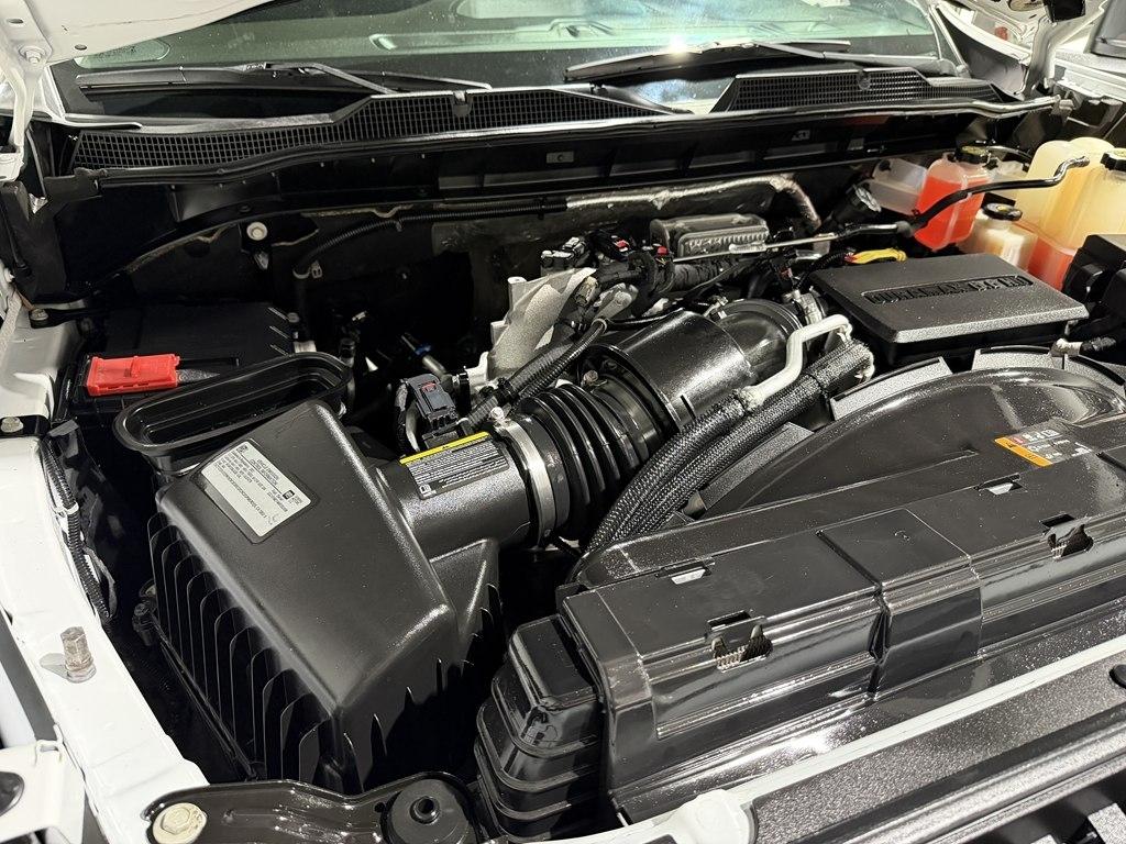 Chevrolet Silverado photo 16