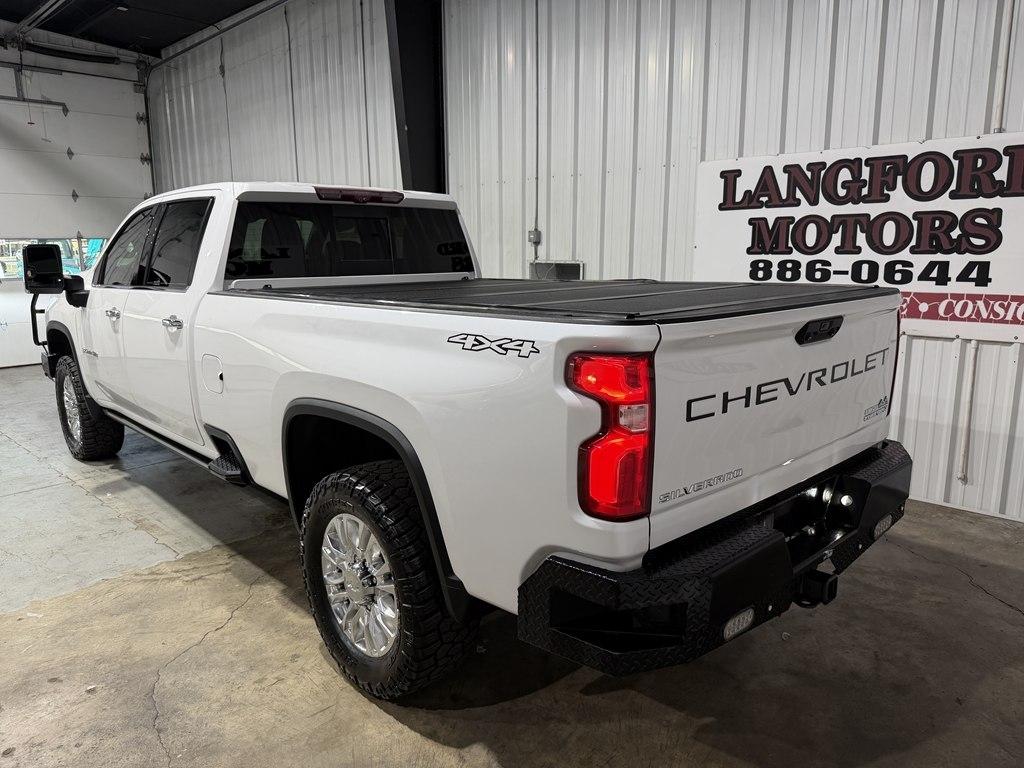 Chevrolet Silverado HD photo 4
