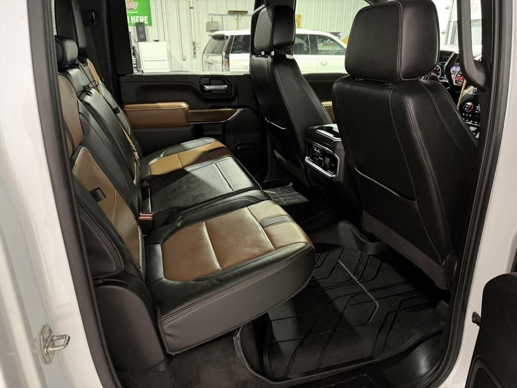 Chevrolet Silverado HD photo 8