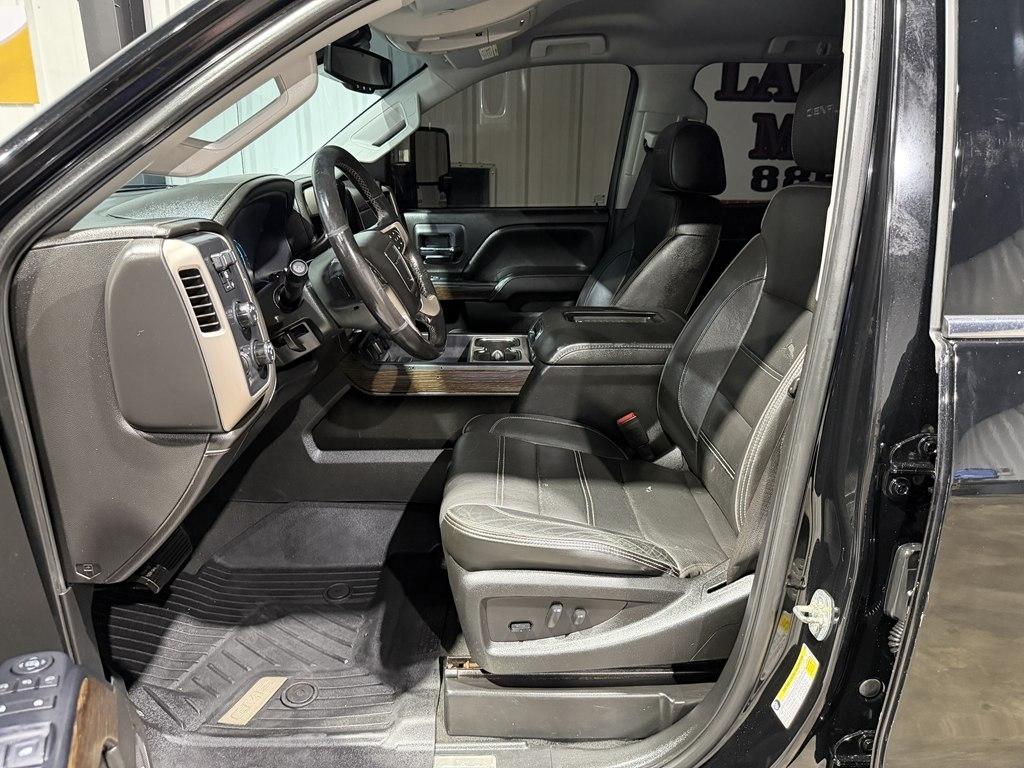 GMC Sierra HD photo 13
