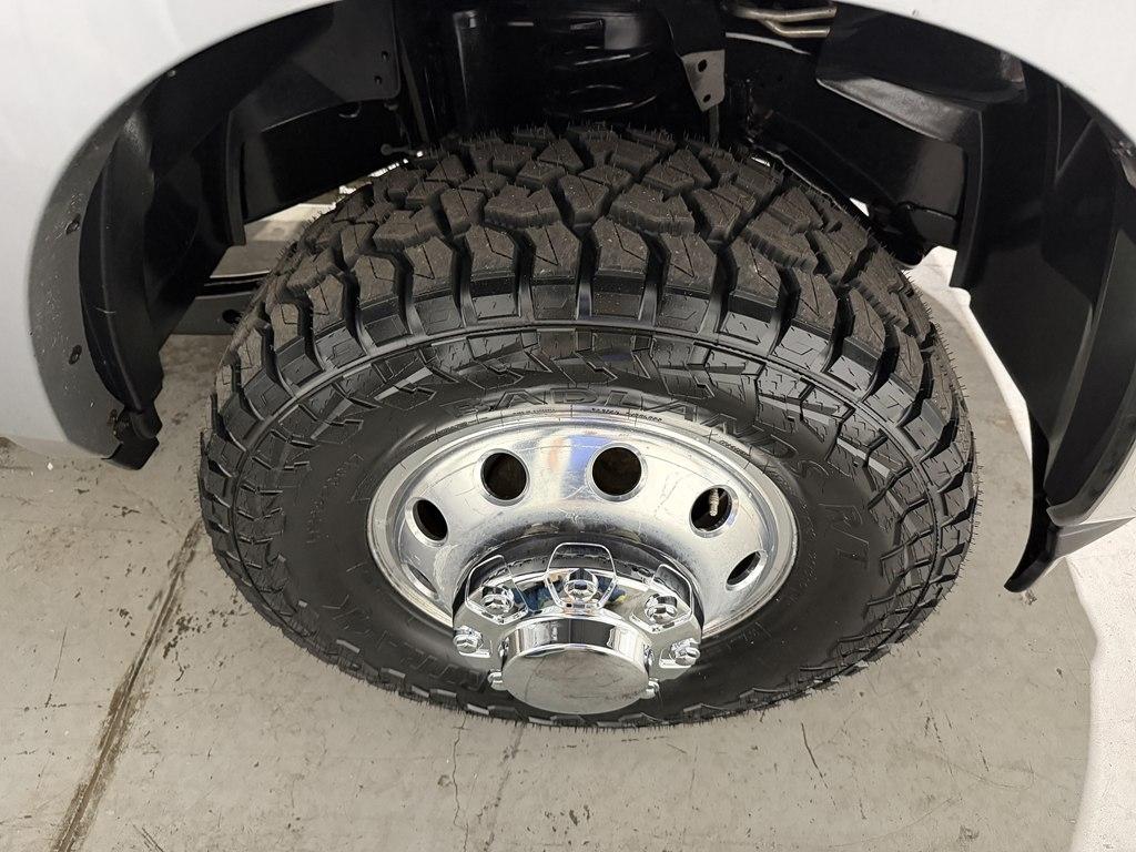 RAM 3500 Chassis Cab Laramie 4WD Crew Cab 60" CA 172.4" WB 2022
