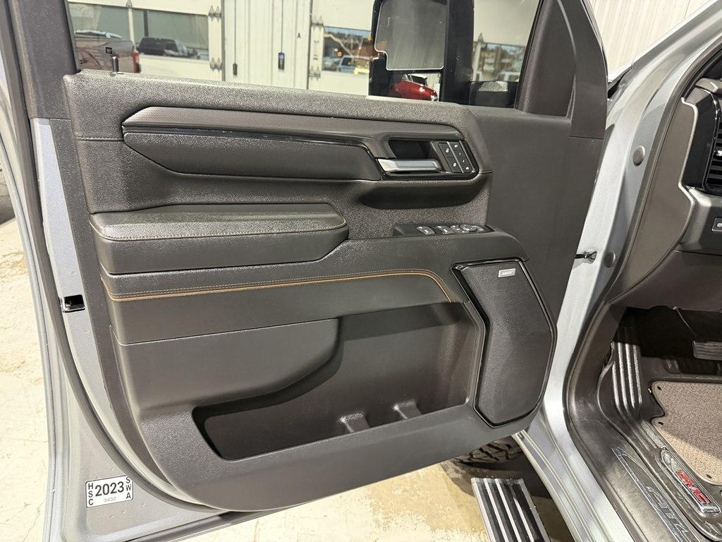 GMC Sierra 2500HD 4WD Crew Cab 159" AT4 2024
