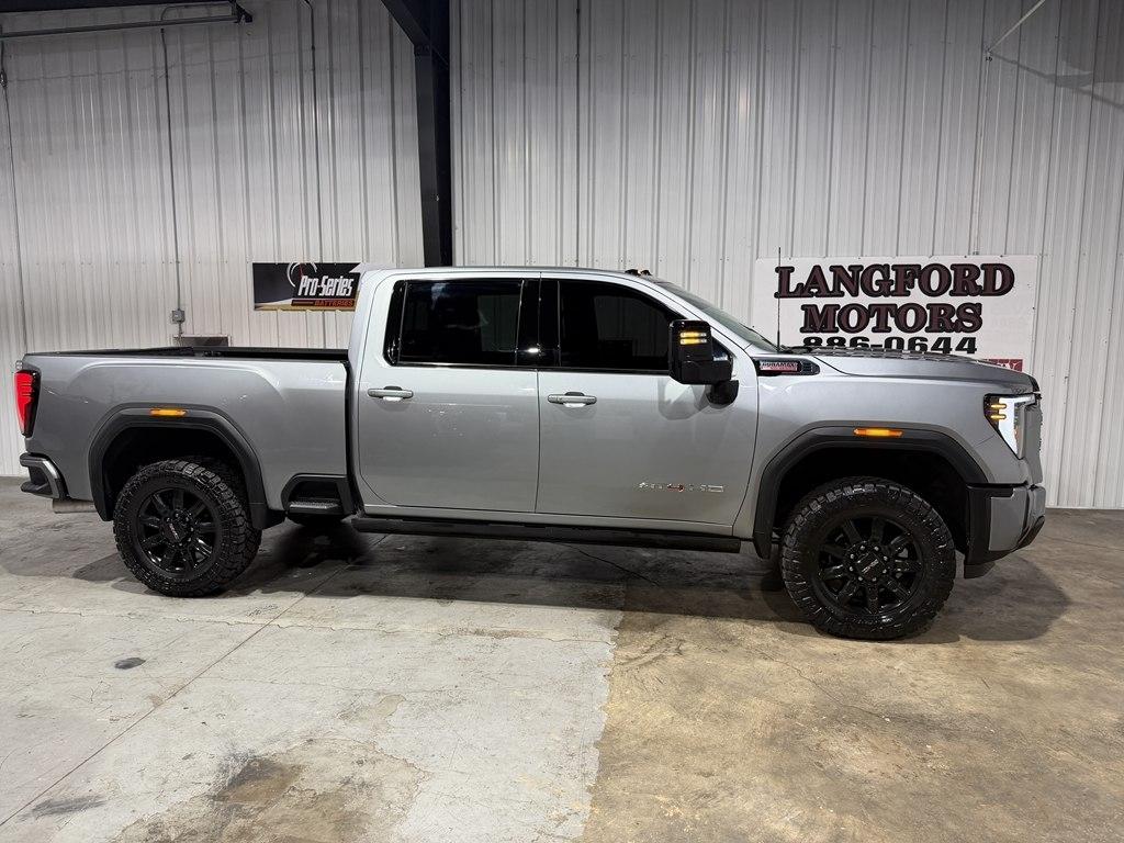 GMC Sierra 2500HD 4WD Crew Cab 159" AT4 2024