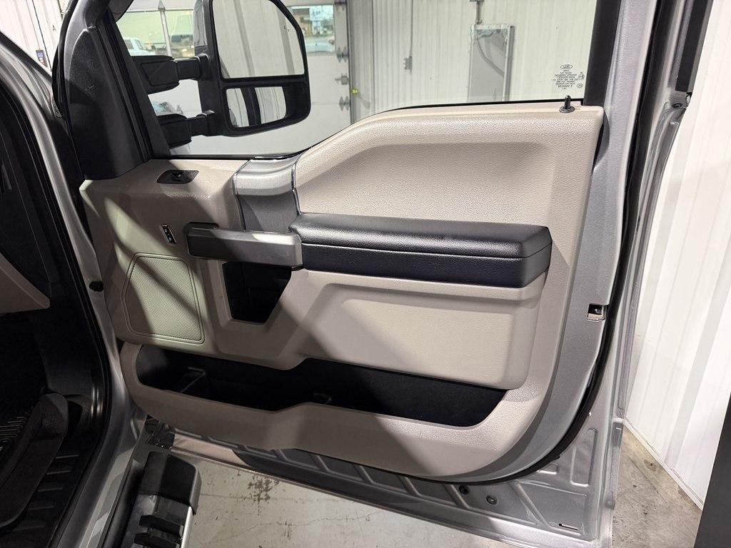Ford F-350 photo 11