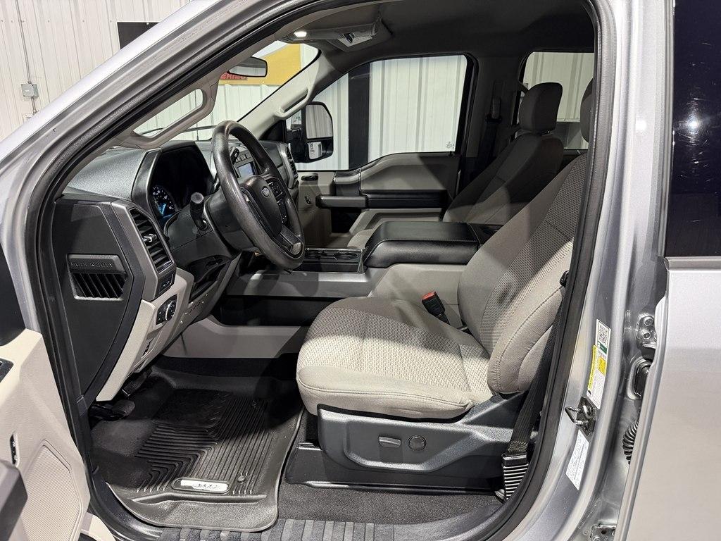 Ford F-350 photo 13