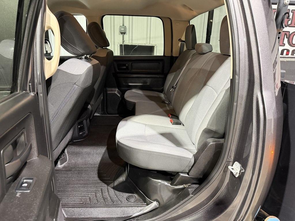 RAM 3500 Chassis Cab Tradesman 4WD Crew Cab 60" CA 172.4" WB 2019