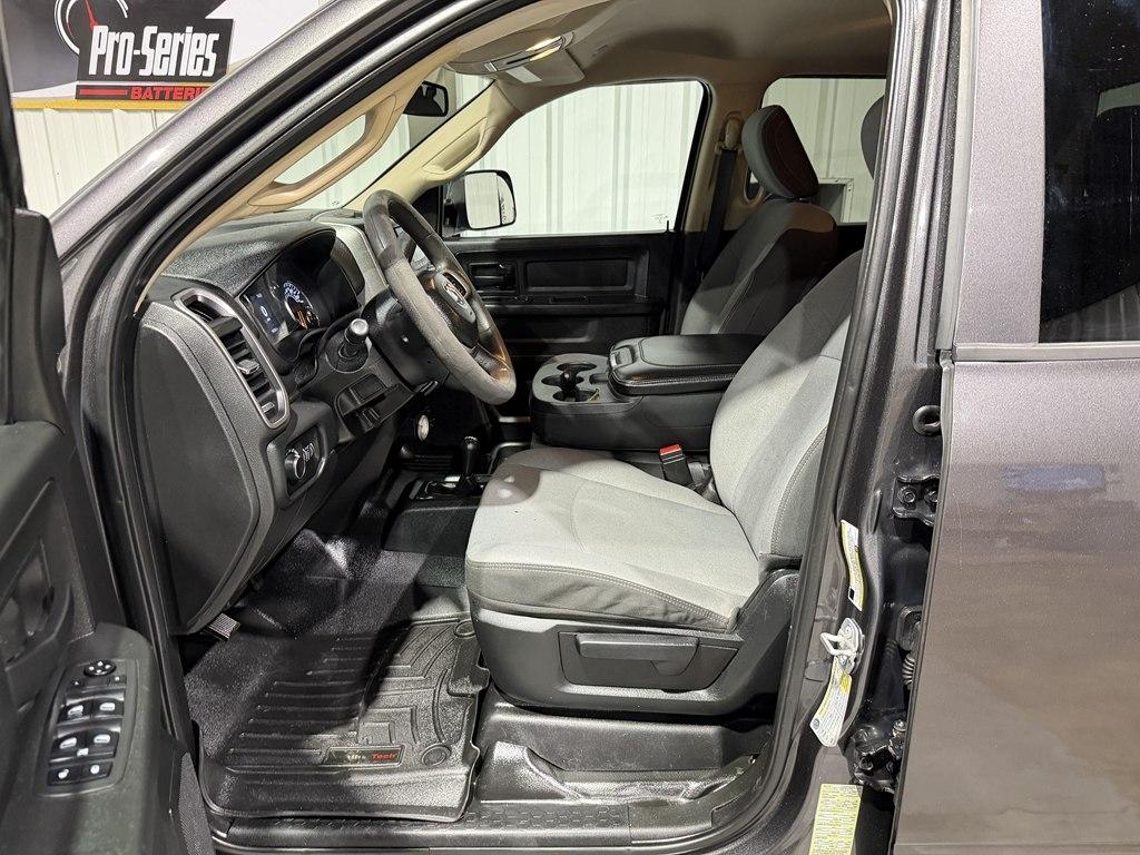 RAM 3500 Chassis Cab Tradesman 4WD Crew Cab 60" CA 172.4" WB 2019