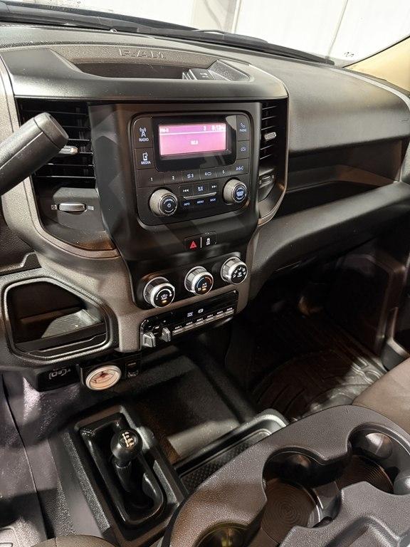 RAM 3500 Chassis Cab Tradesman 4WD Crew Cab 60" CA 172.4" WB 2019