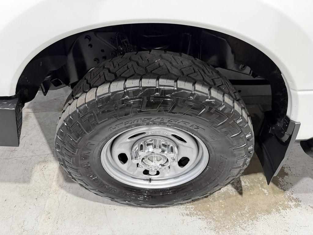 Ford F-350 photo 3