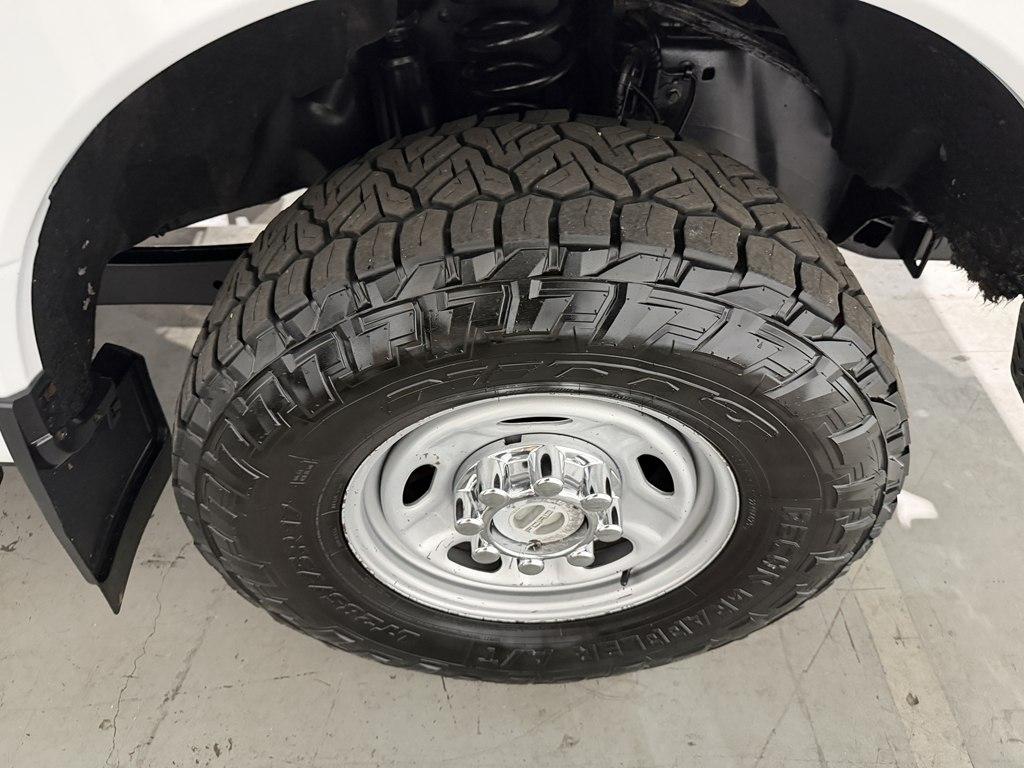 Ford F-350 photo 7