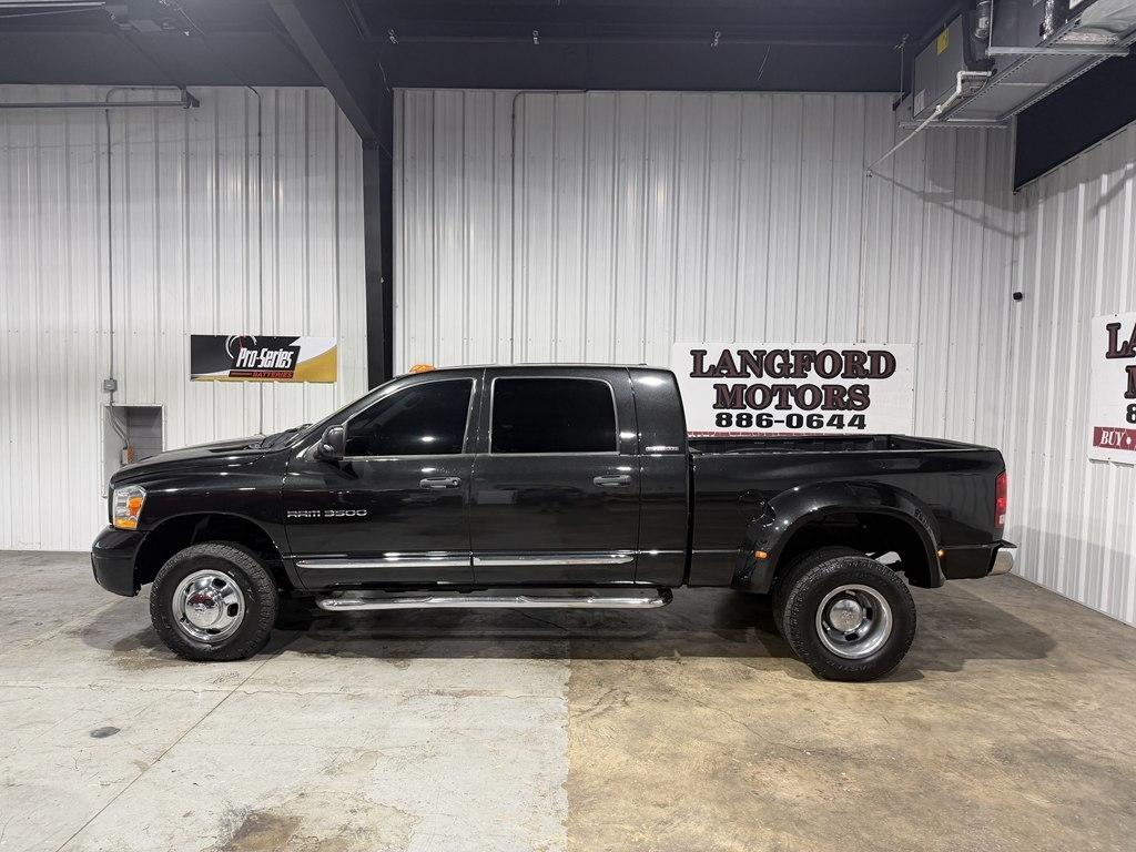 2006 Dodge Ram 3500 4dr Mega Cab 160.5 SRW 4WD Laramie