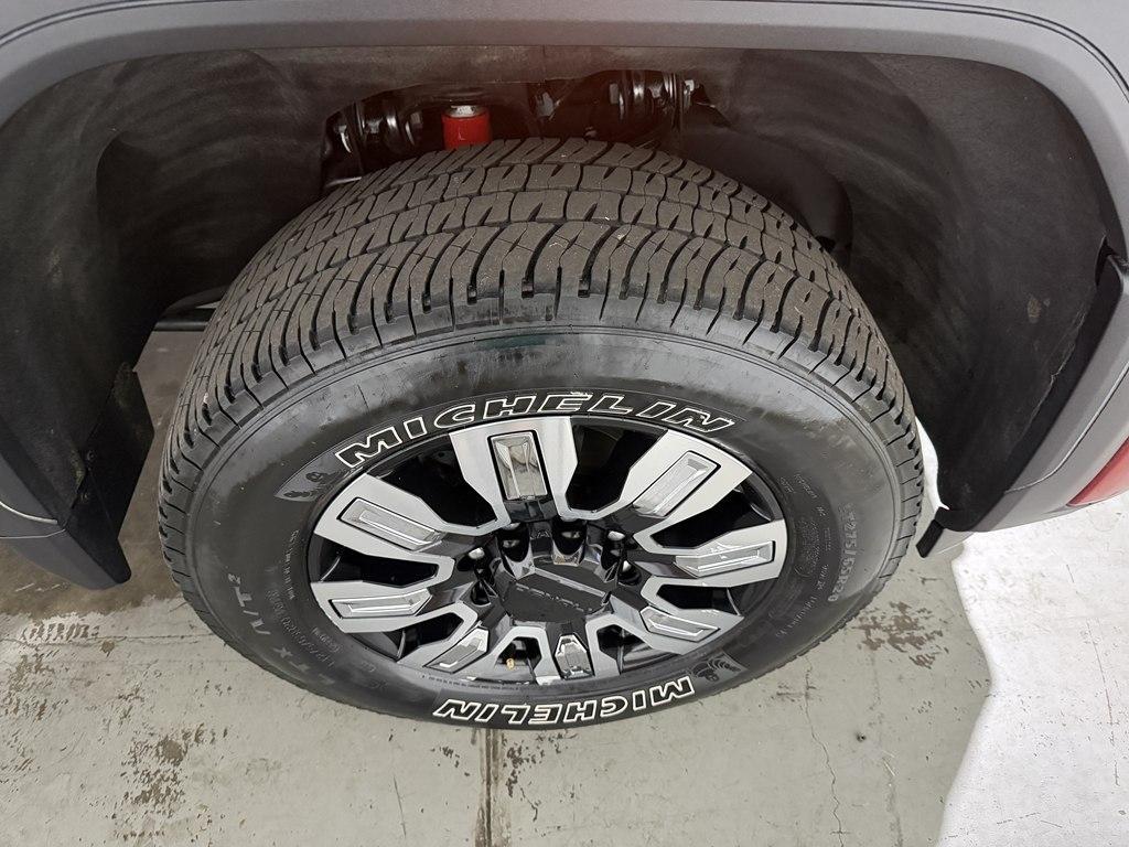 GMC Sierra 2500HD Denali Crew Cab 4WD SB 2024