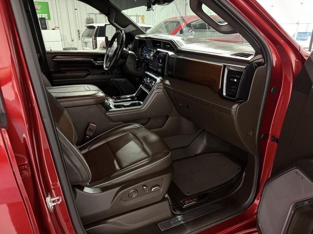 GMC Sierra 2500HD Denali Crew Cab 4WD SB 2024
