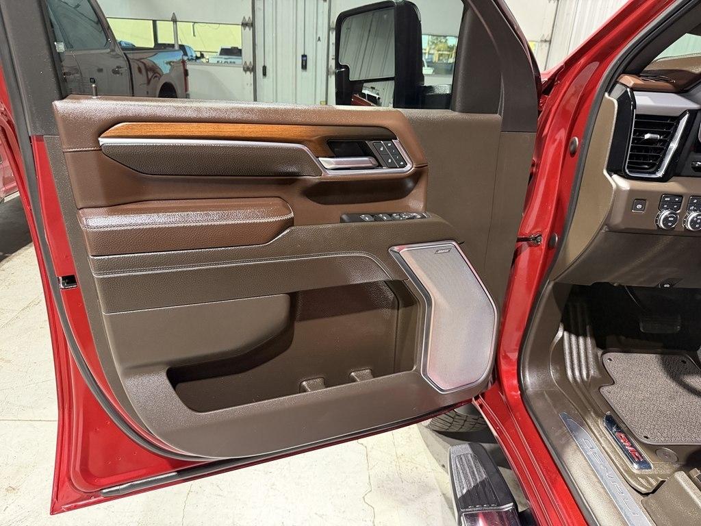 GMC Sierra 2500HD Denali Crew Cab 4WD SB 2024