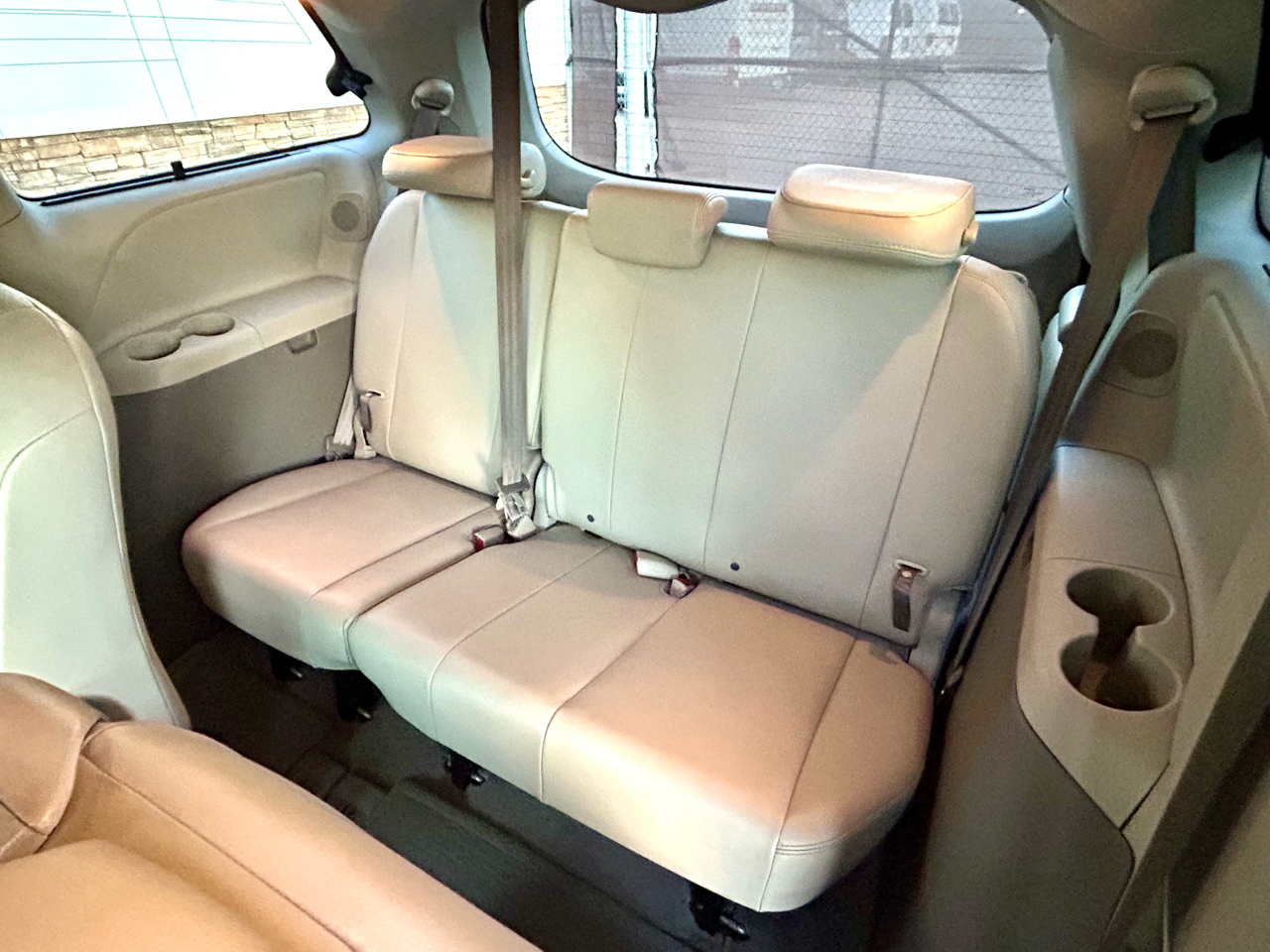 Toyota Sienna XLE 7-Passenger 2011