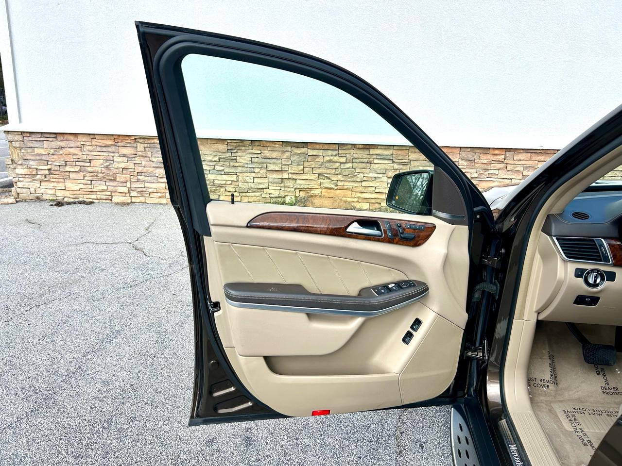 Mercedes-Benz GL-Class GL550 4MATIC 2013