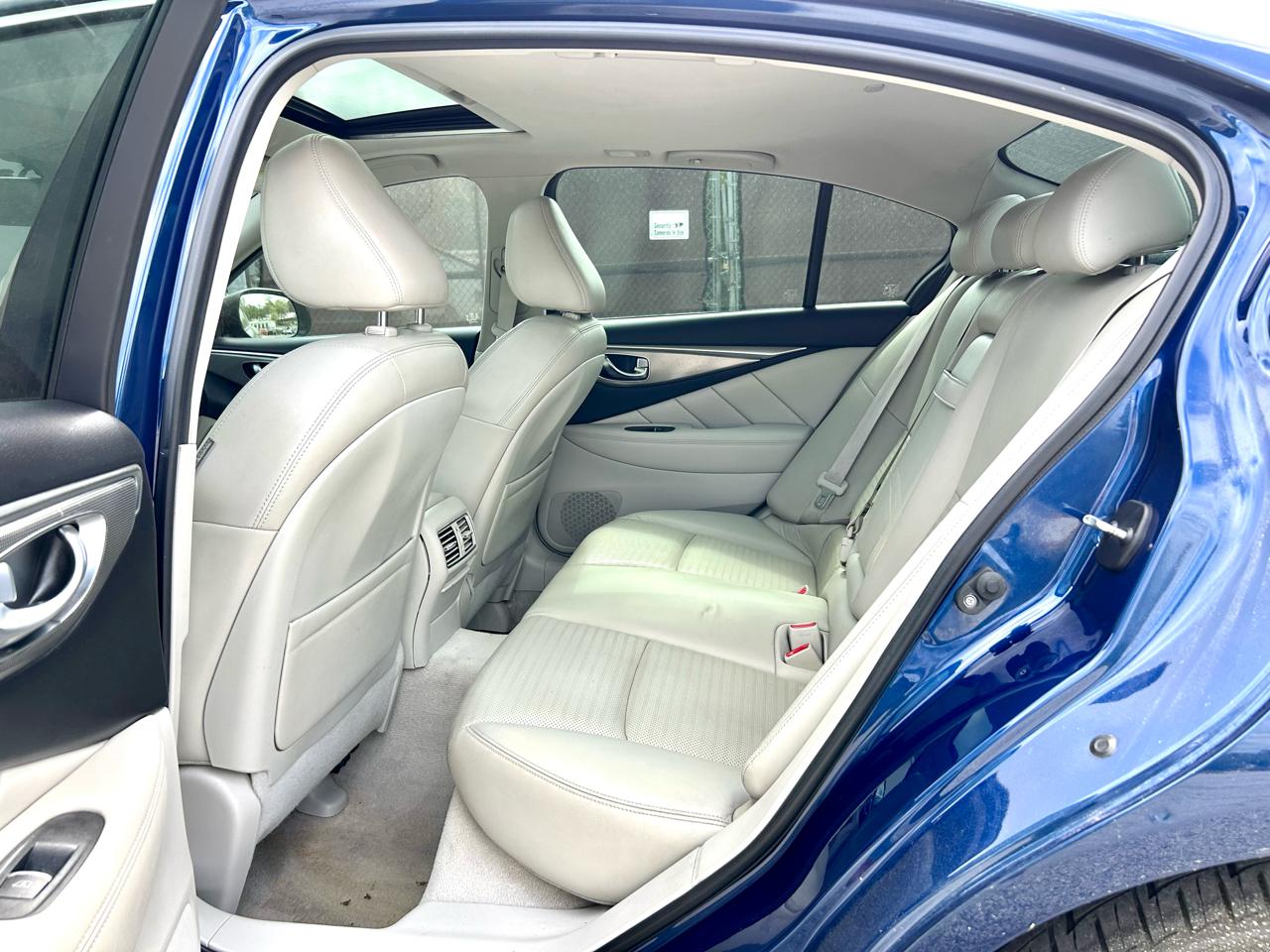 Infiniti Q50 Red Sport 400 2017