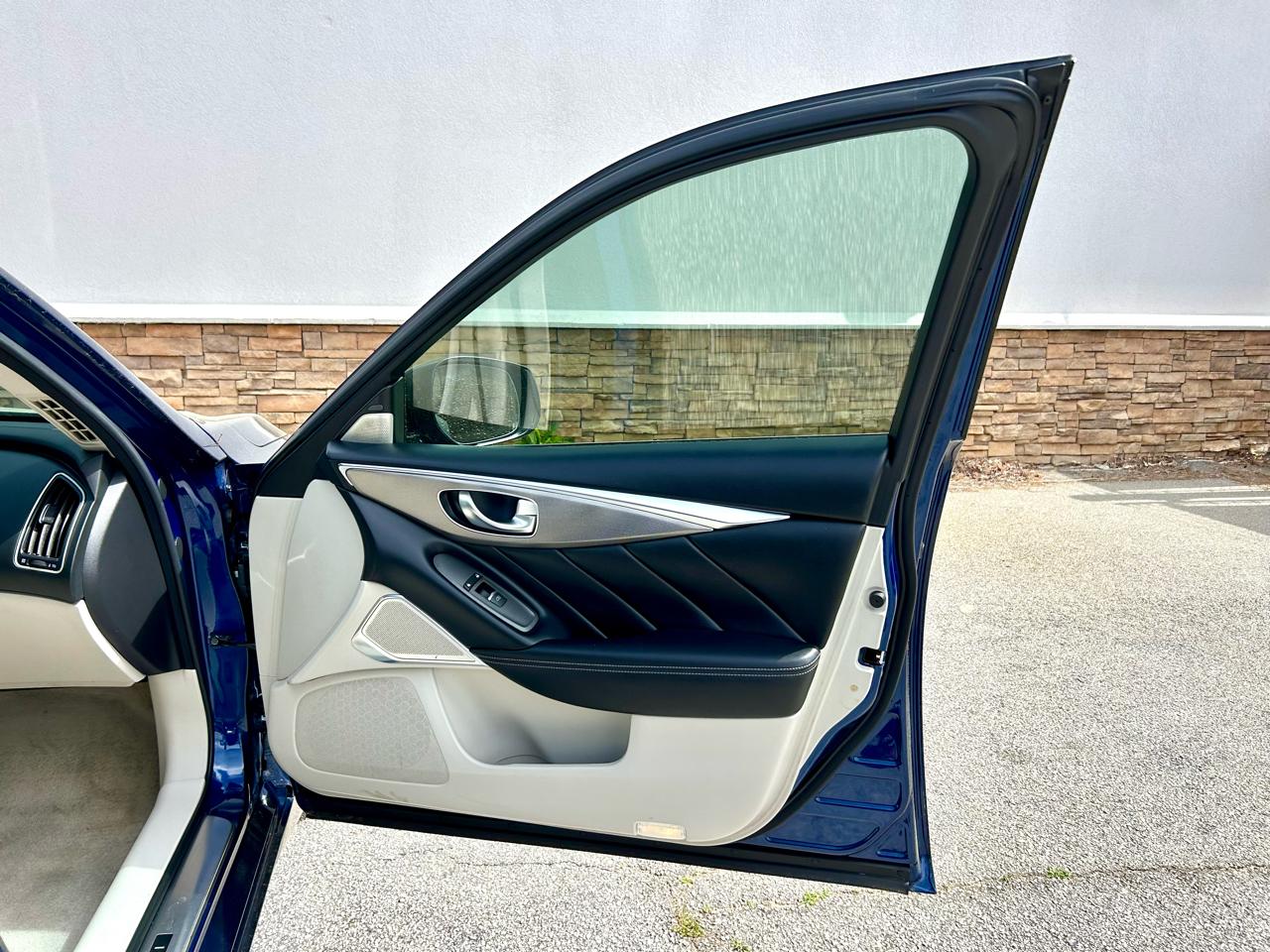 Infiniti Q50 Red Sport 400 2017