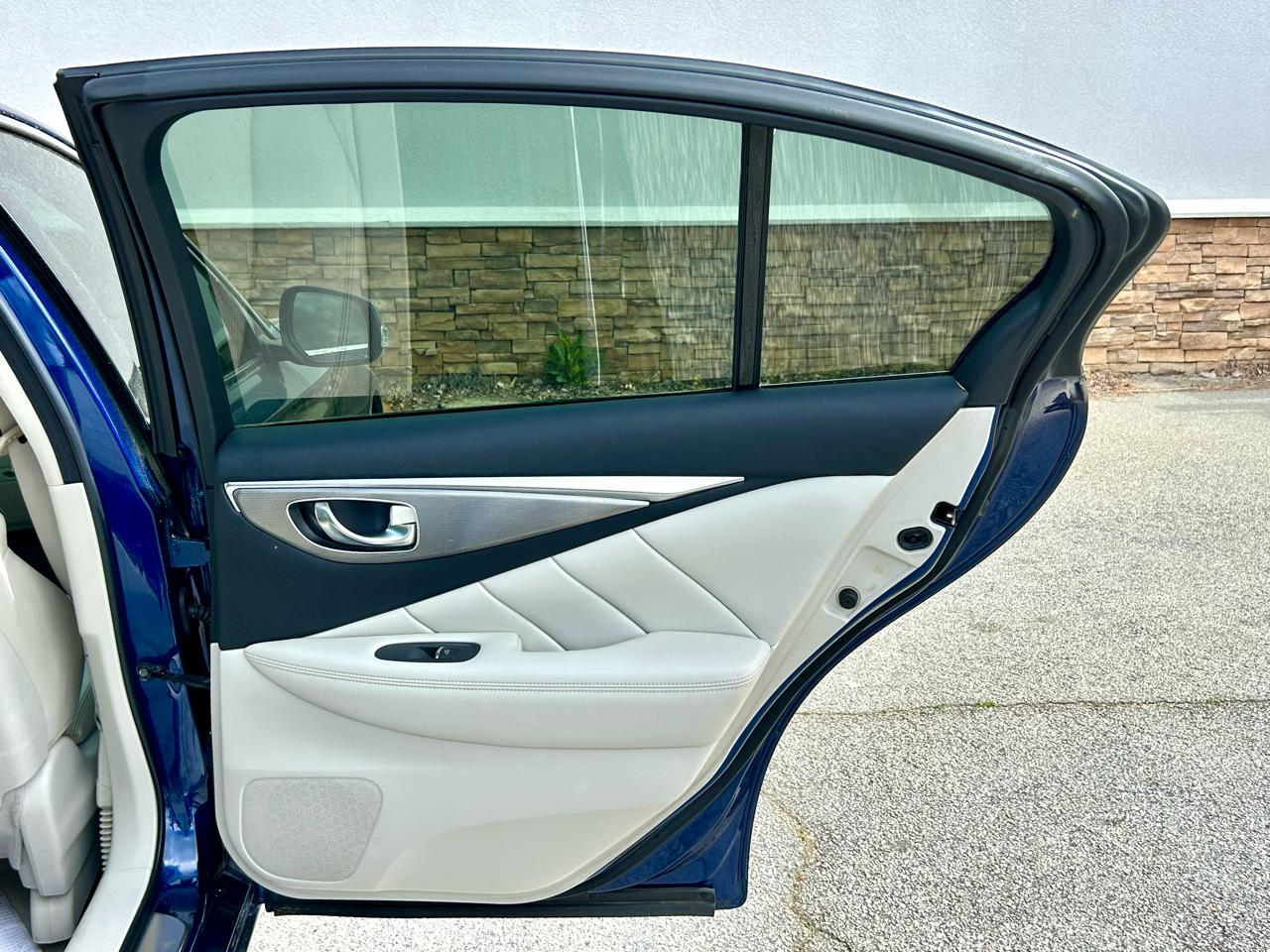 Infiniti Q50 Red Sport 400 2017