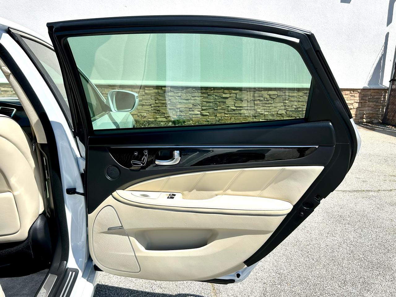 Hyundai Equus Signature 2014