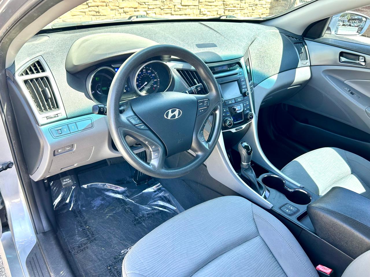 Hyundai Sonata Hybrid Sedan 2015