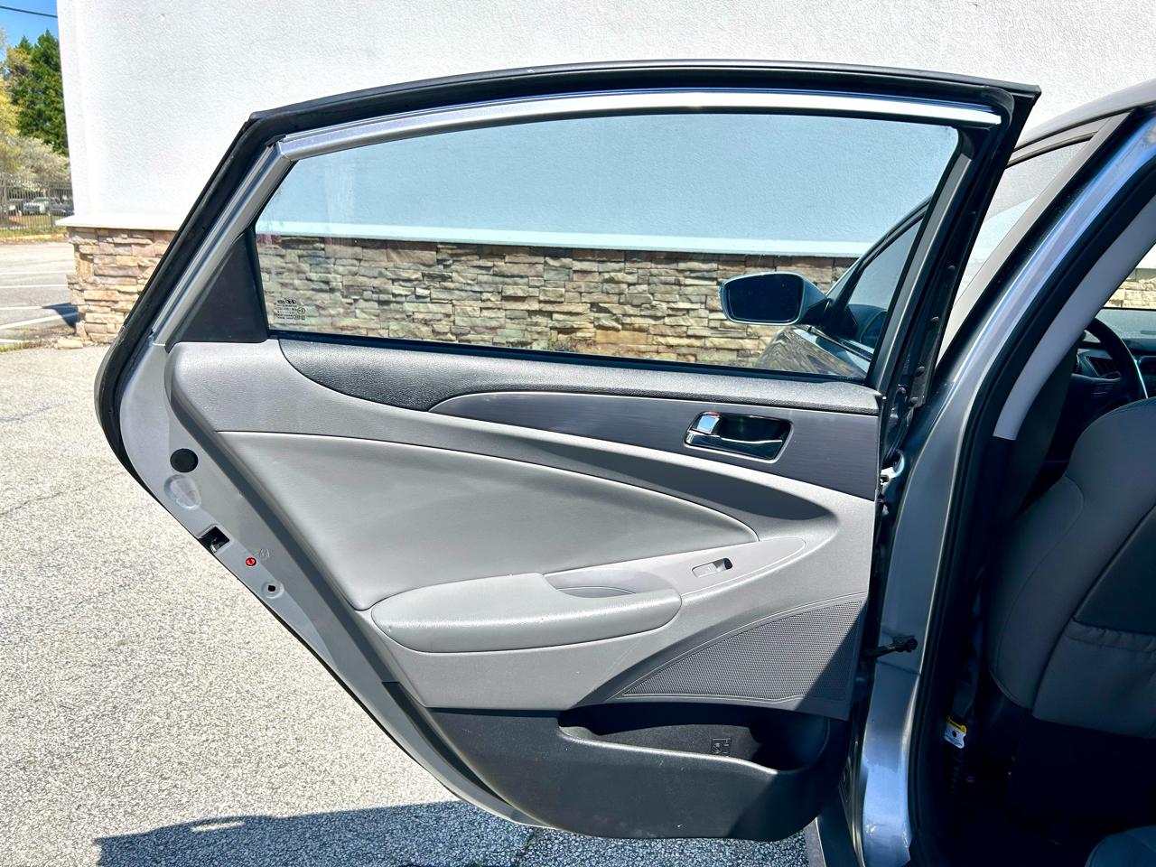 Hyundai Sonata Hybrid Sedan 2015