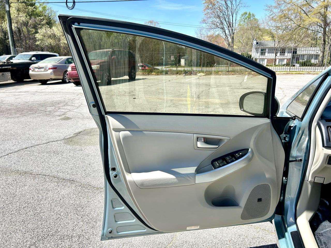 Toyota Prius Prius V 2012