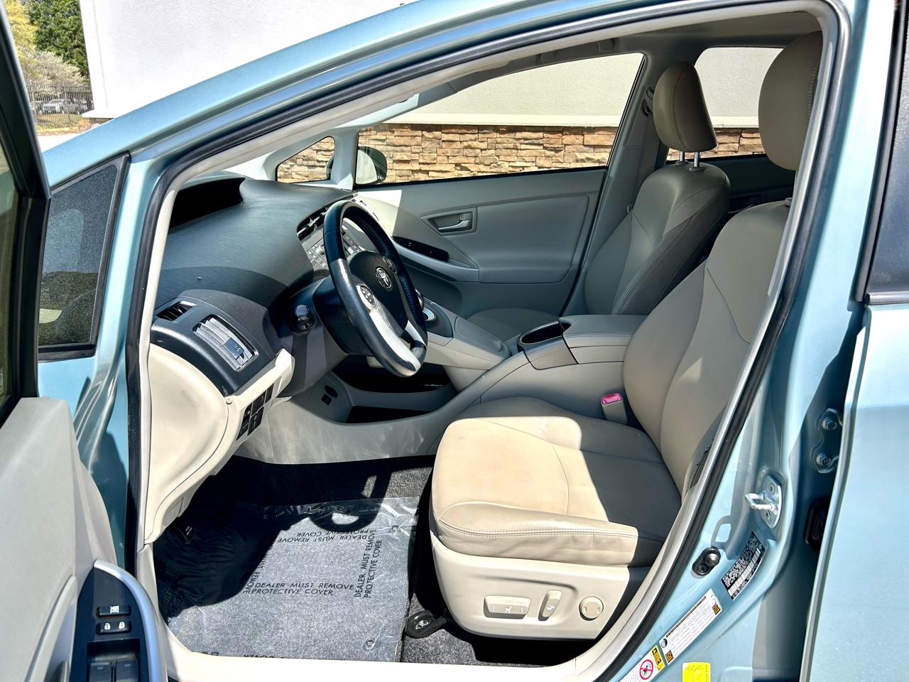 Toyota Prius Prius V 2012