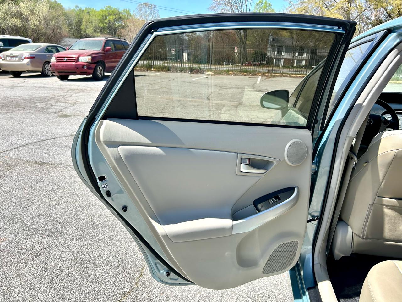 Toyota Prius Prius V 2012