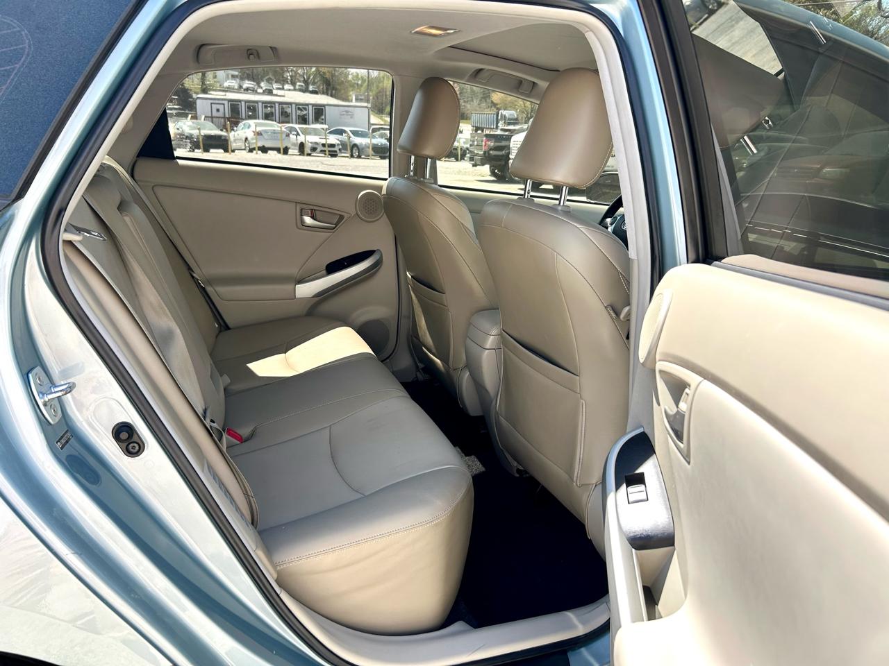 Toyota Prius Prius V 2012