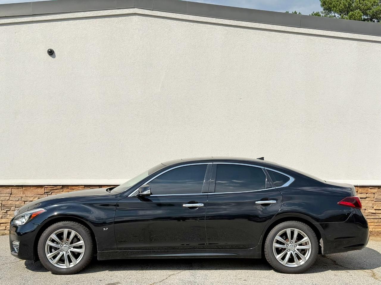 Infiniti Q70 3.7 2018