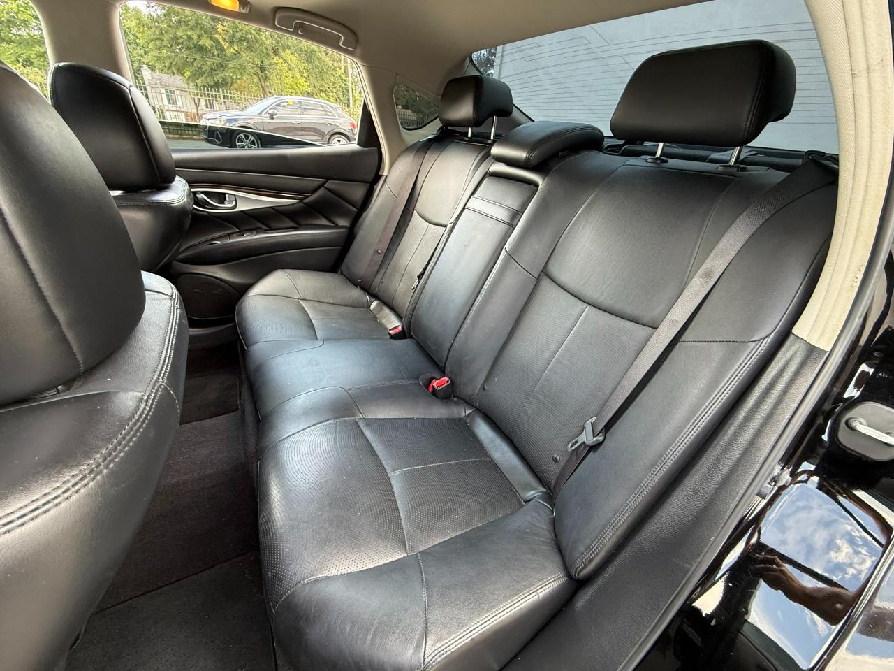 Infiniti Q70 3.7 2018