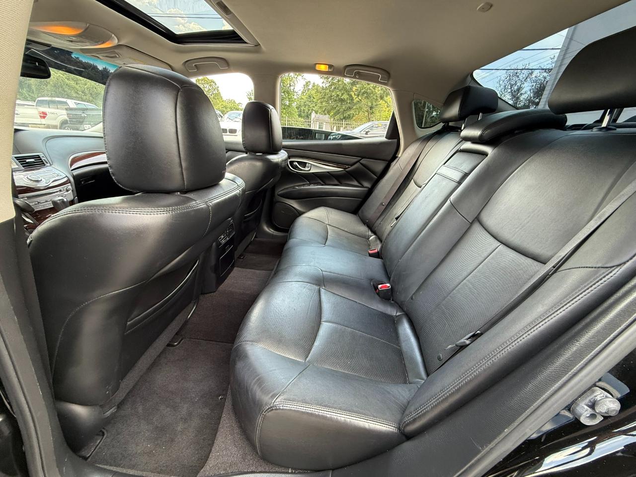 Infiniti Q70 3.7 2018