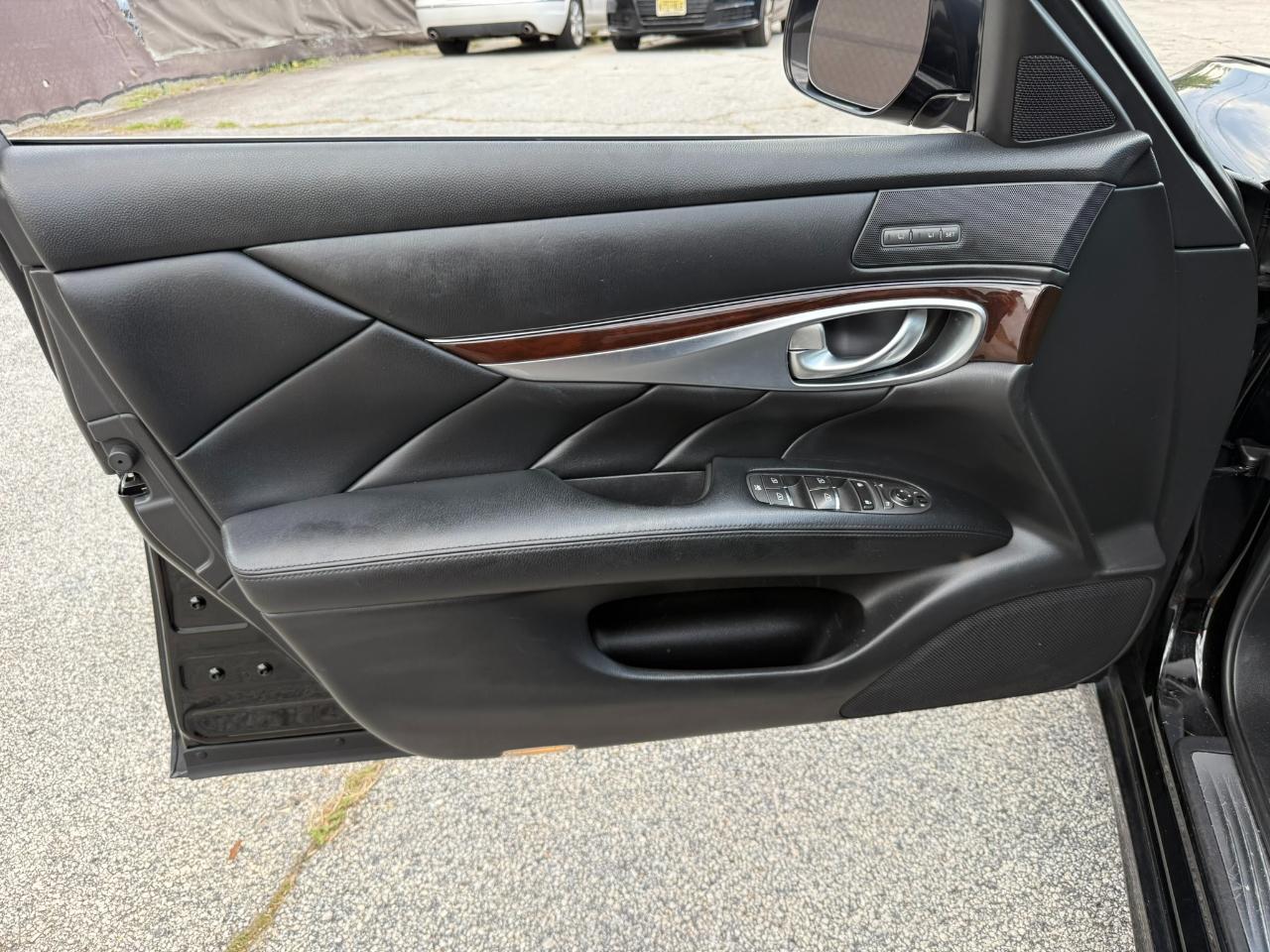 Infiniti Q70 3.7 2018