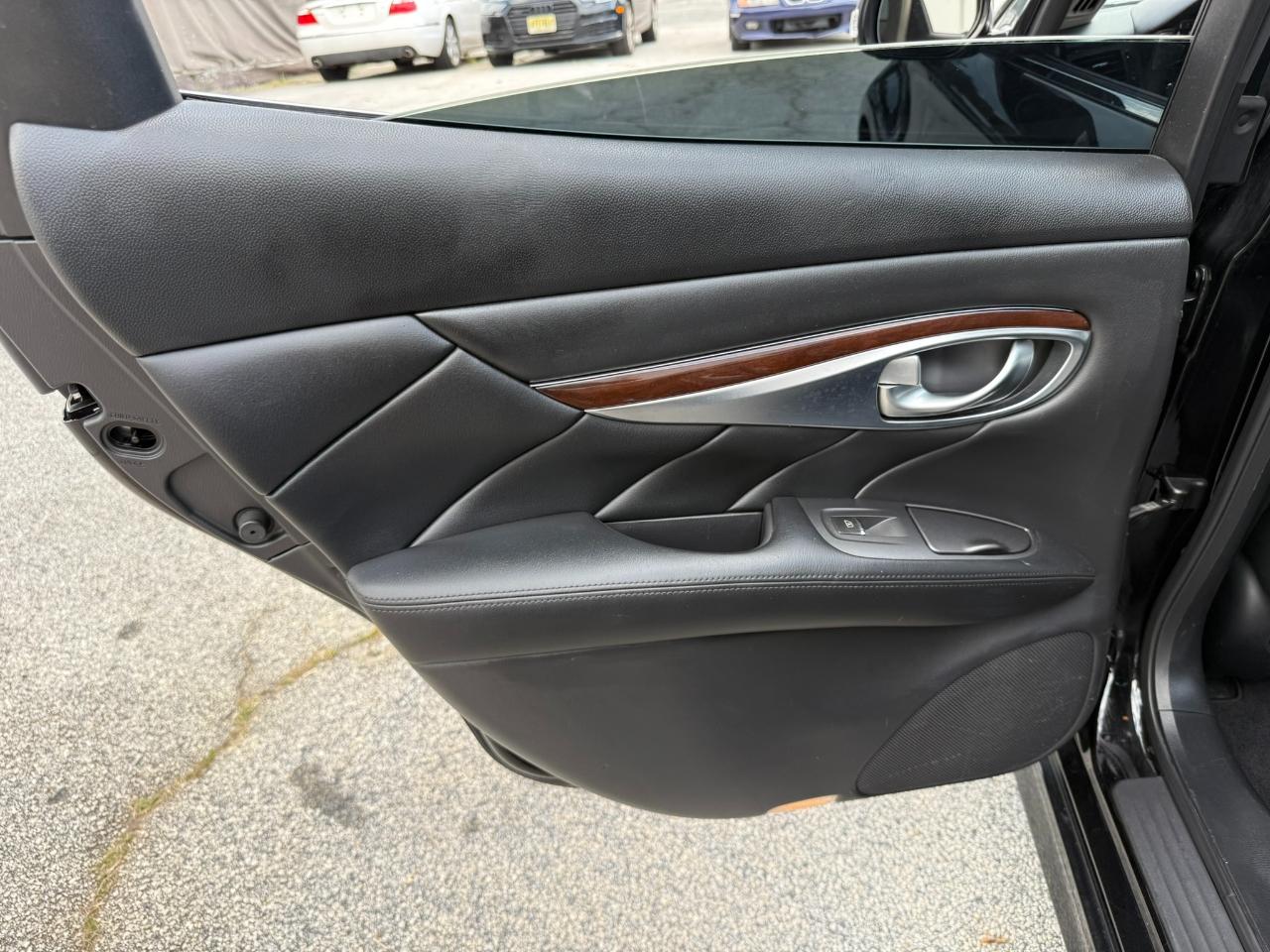 Infiniti Q70 3.7 2018