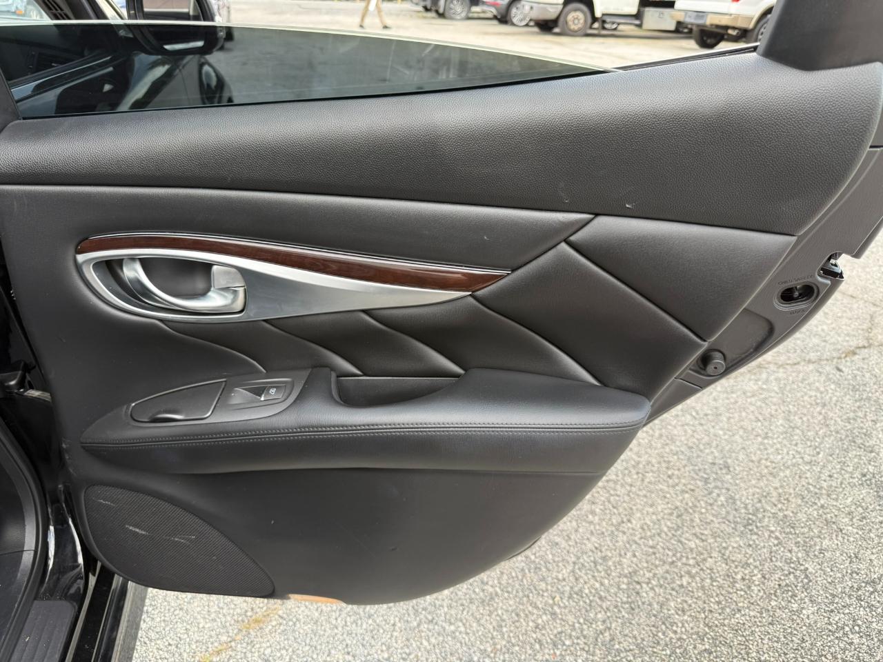 Infiniti Q70 3.7 2018