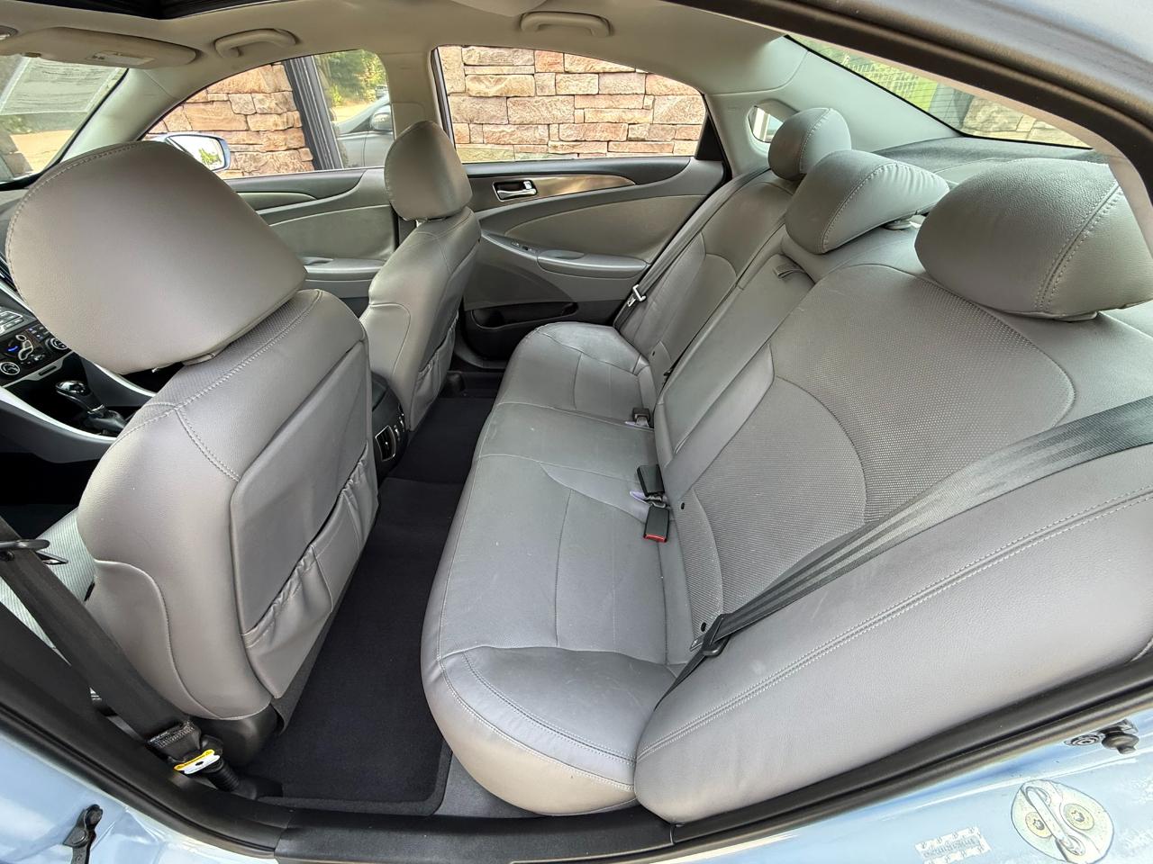 Hyundai Sonata Hybrid Sedan 2013