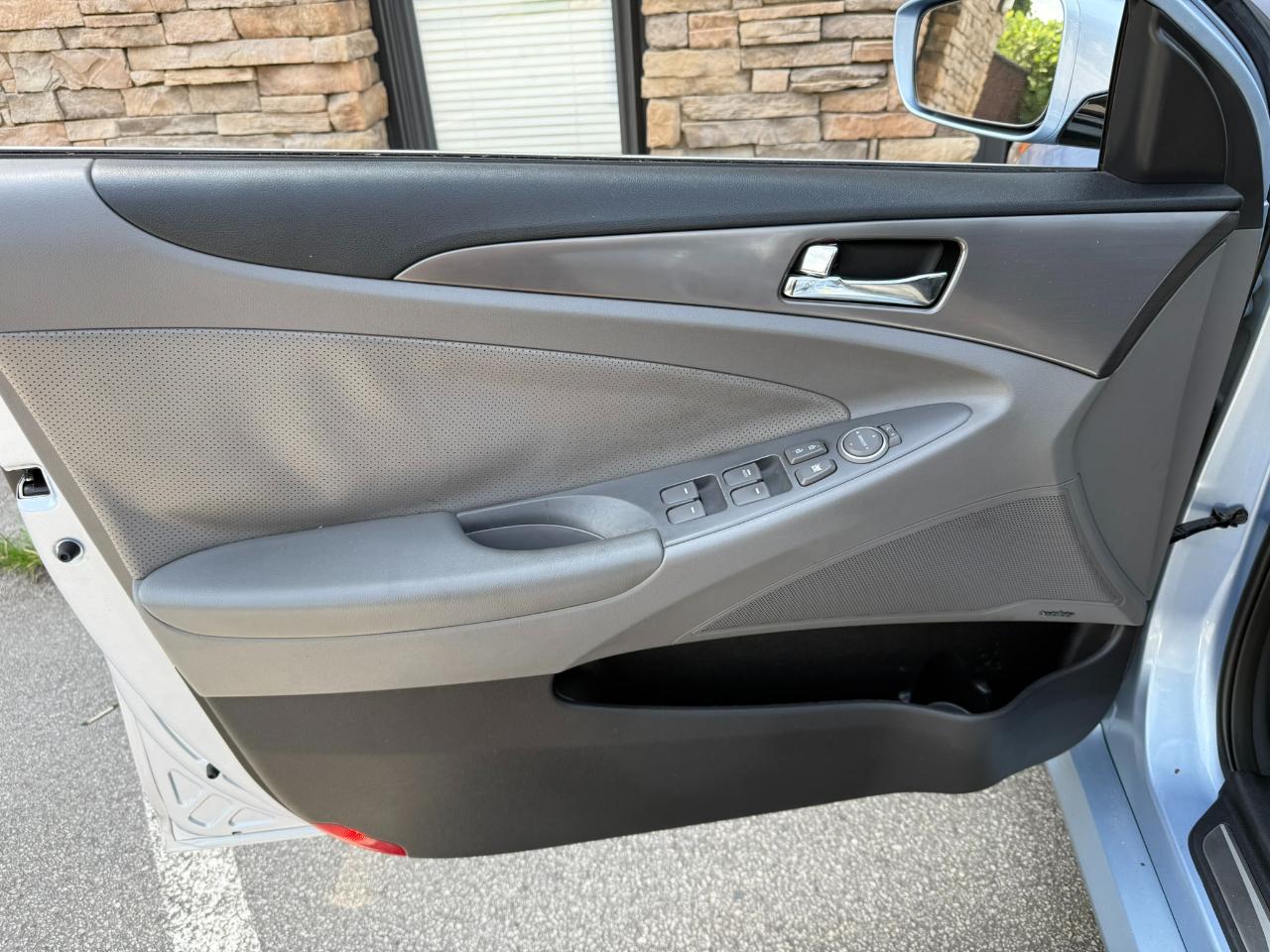 Hyundai Sonata Hybrid Sedan 2013