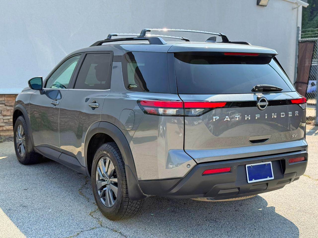 Nissan Pathfinder SV 2022