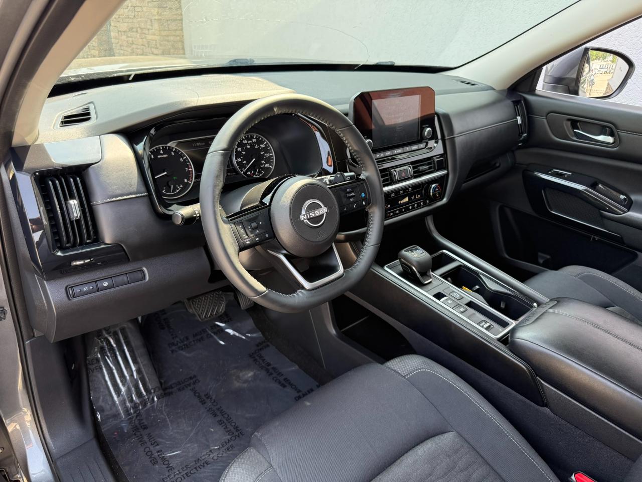 Nissan Pathfinder SV 2022