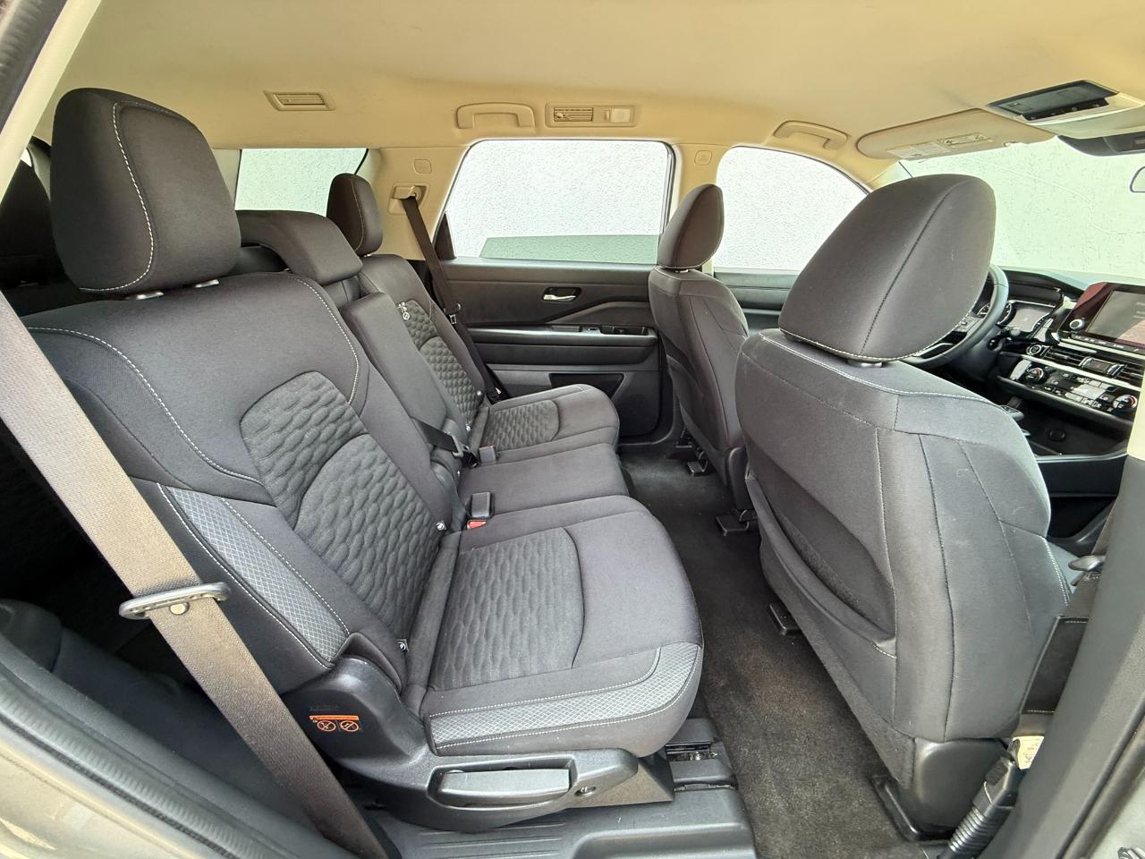 Nissan Pathfinder SV 2022