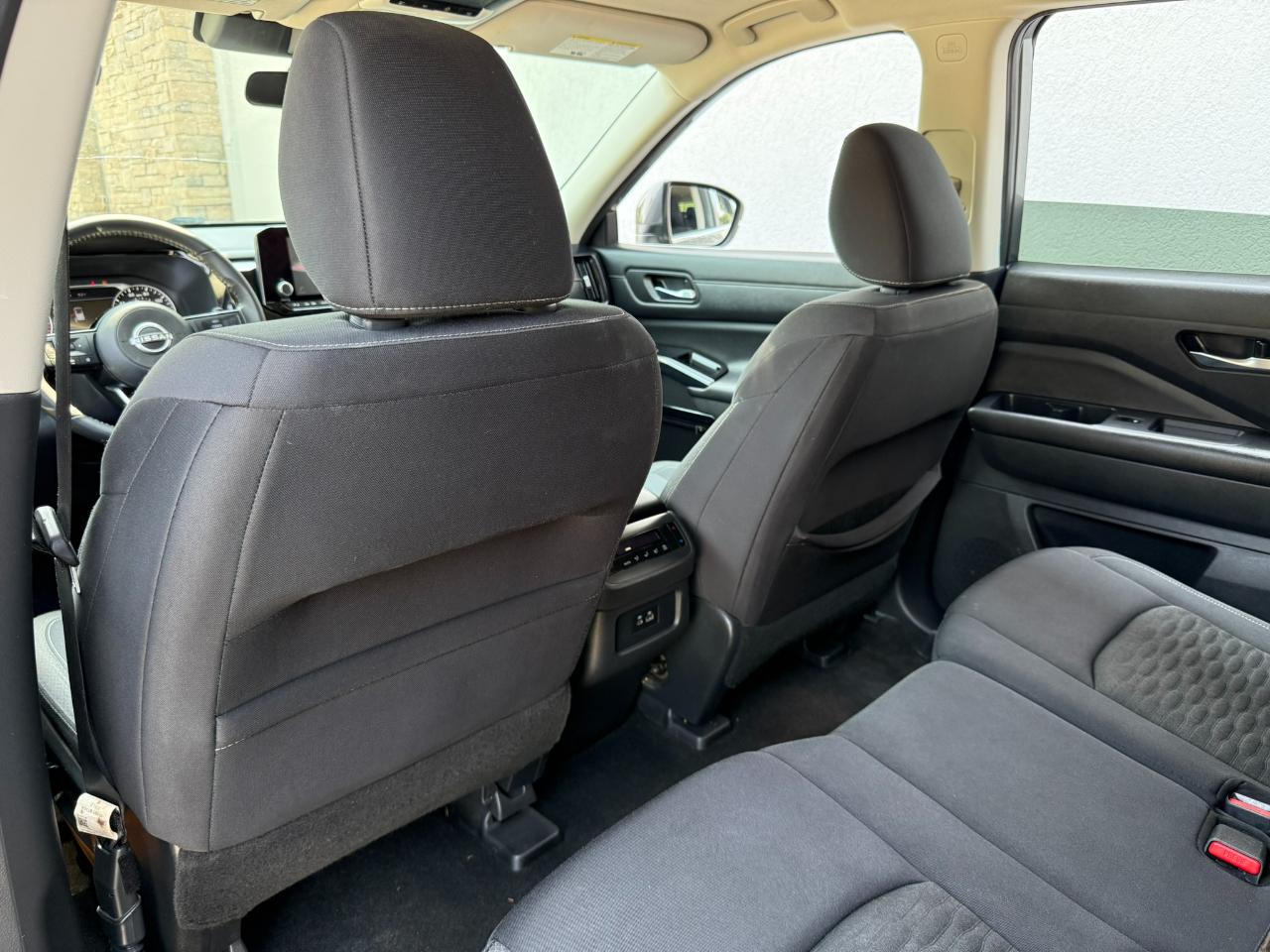 Nissan Pathfinder SV 2022