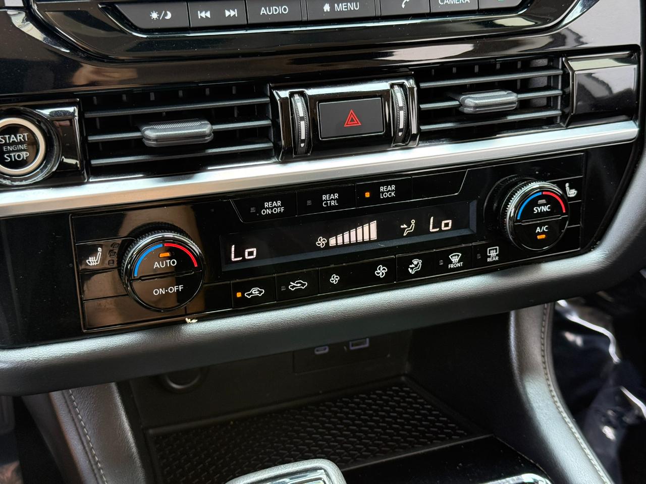 Nissan Pathfinder SV 2022