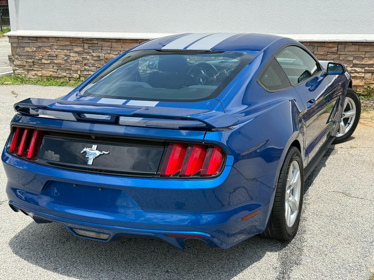 Ford Mustang V6 Coupe 2017