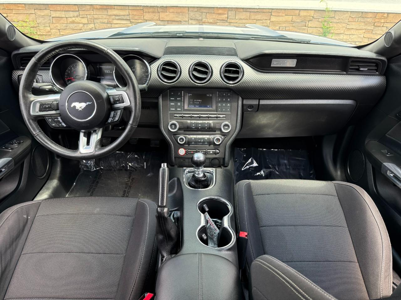 Ford Mustang V6 Coupe 2017